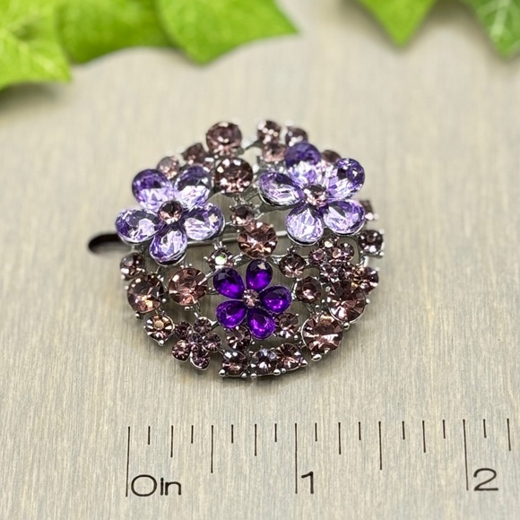 🌻 3/$25 Beautiful Purple Rhinestone Round Flower Brooch - Picture 5 of 8